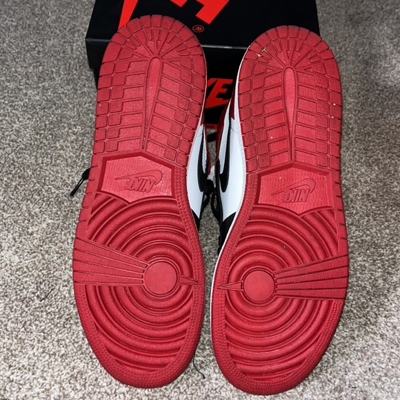 Jordan 1 Retro High Black Toe 2016 - Picture 5 of 7